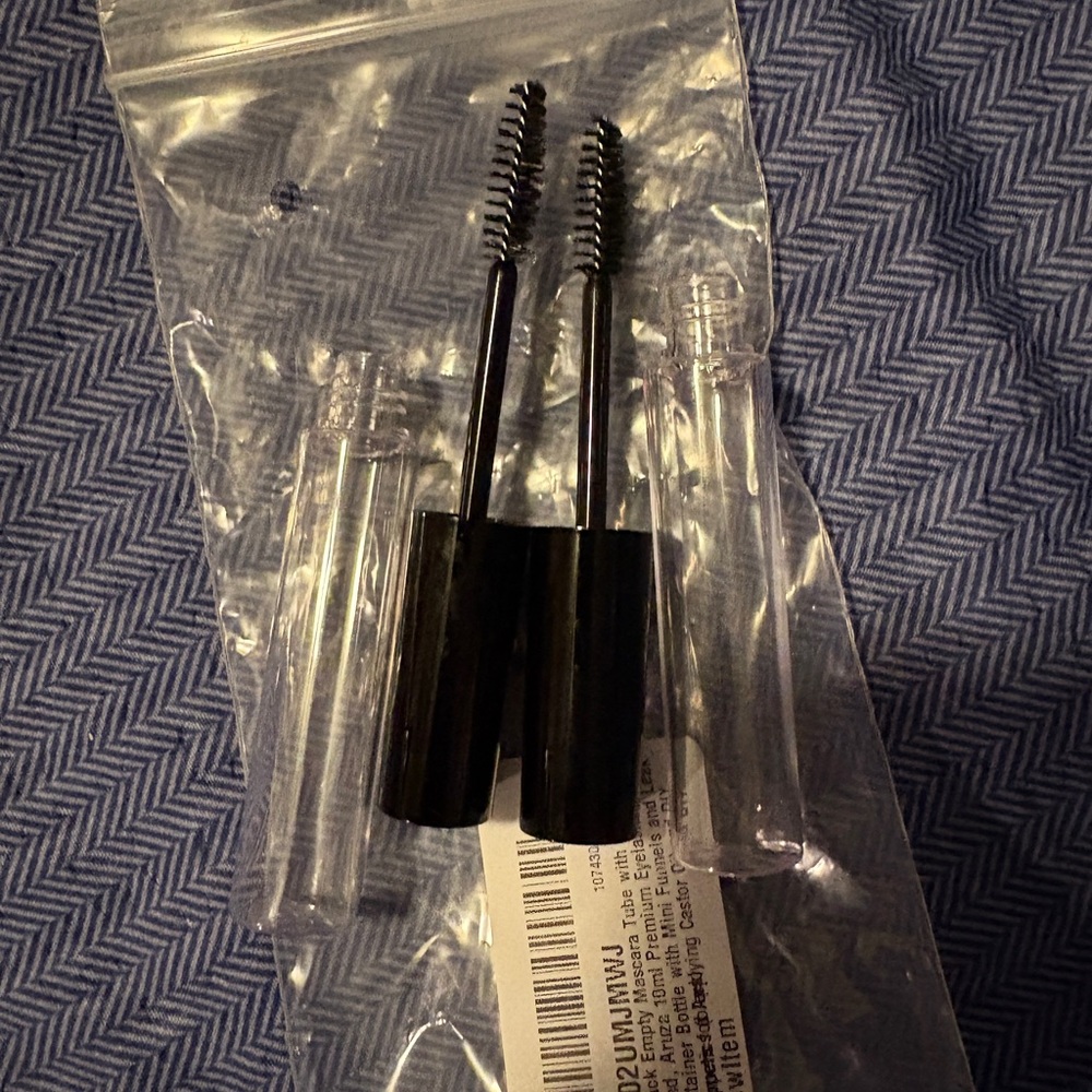 Eyelash/Eyebrows Containers - Picture 2 of 2